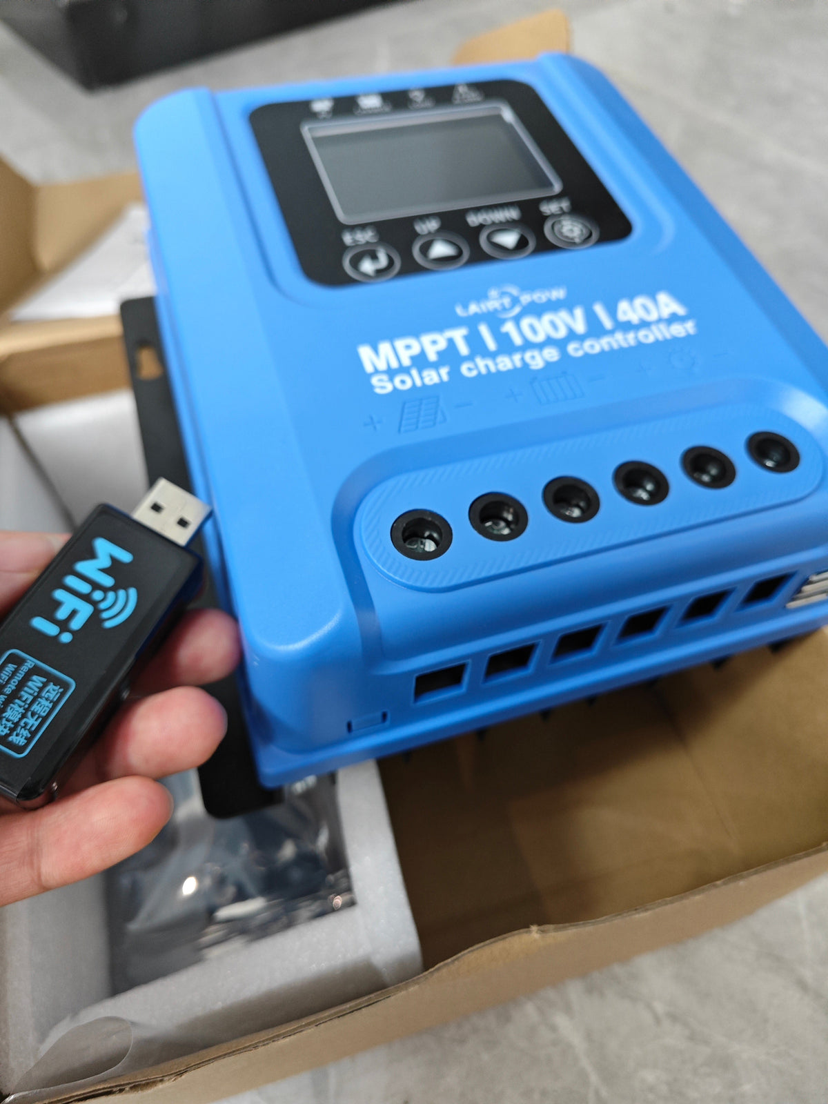 【New】LAIRTPOW JM4024 40A MPPT DC-DC Solar Controller, Silent Operation, 12V/24V Battery System, Can Operate Without Battery, High-definition Display Screen, Language Switchable, Battery/Photovoltaic Reverse Connection Protection, Dual Inductors